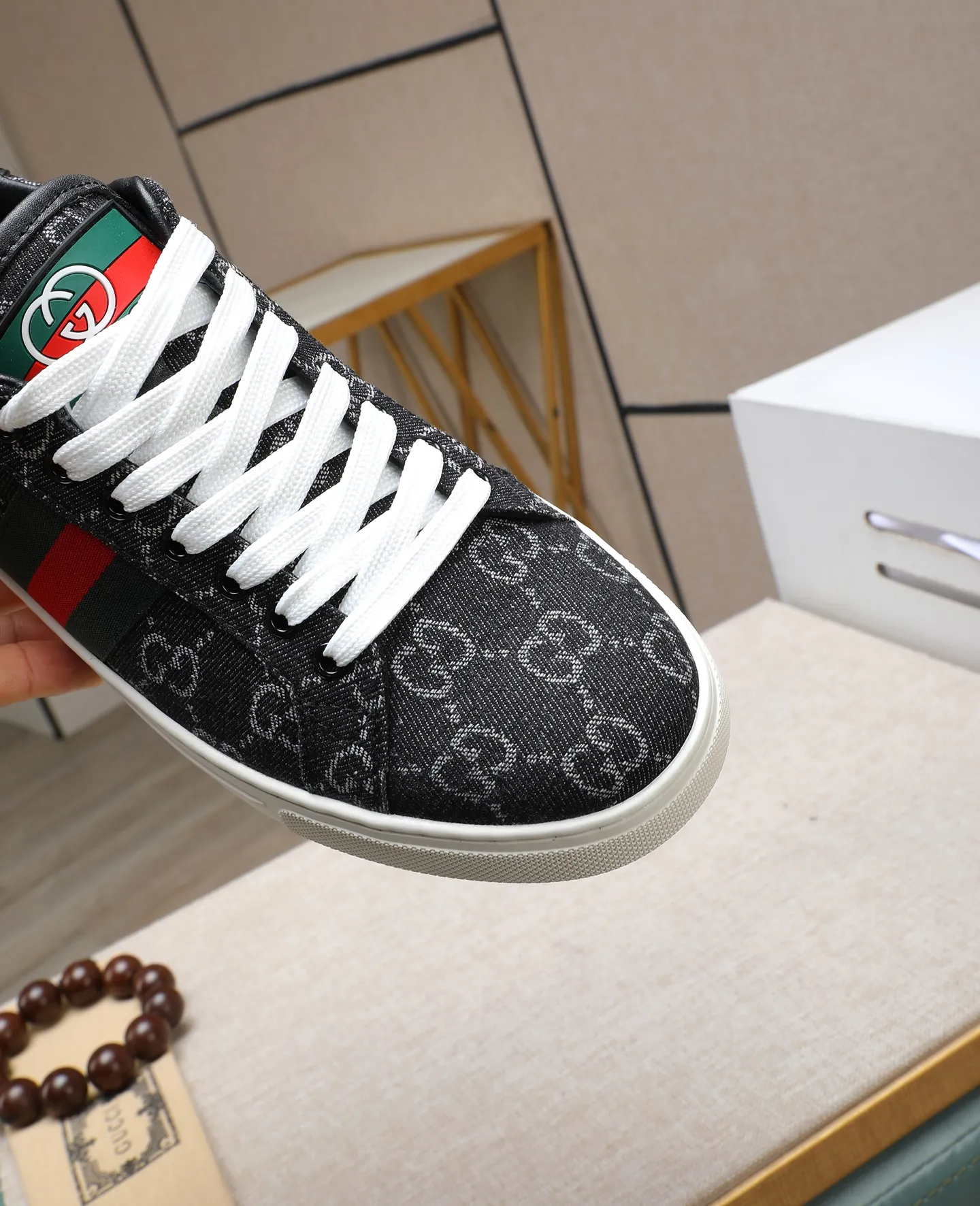 Men's shoes 💰420 GUCCI🔍🔍The latest model is available at the counter simultaneously. Original calfskin imported from Italy, genuine leather lining, (high-end, extravagant and classy) with exquisite workmanship. Sole: Original sole provided by the original factory. ⚠Exclusive double-layer movable molded sole is super comfortable⚠. Photographed in real life. 🎬The real thing is better. 🔍🔍"High quality·Follow the order" code number 38-44